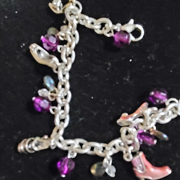 Girly Bracelet with Beautiful Charm NWOT. - Picture 6 of 6